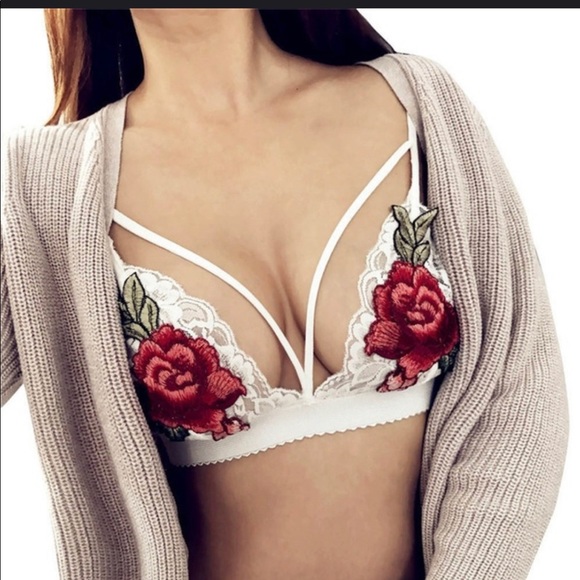Sexy Rose Bralette 🌹 - Picture 5 of 7